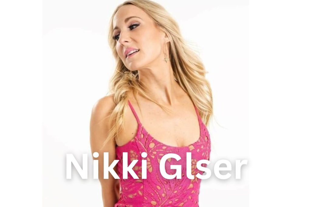 Nikki Glaser Bikini